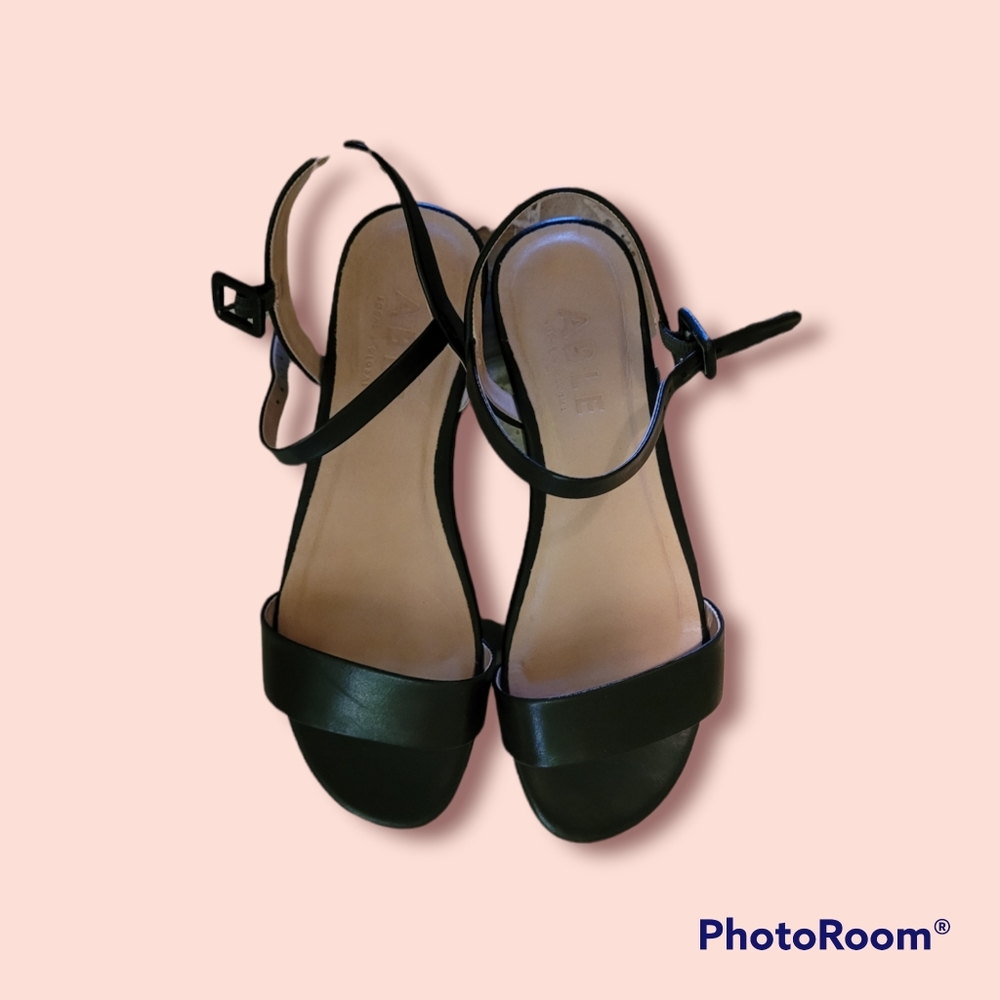 Pamela platform sandal